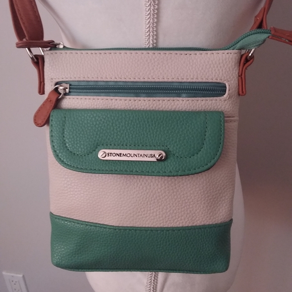 Stone Mountain Accessories Handbags - WINTER SALE Stone Mountain Leather Tri-Tone Pebbled HoBo Bag